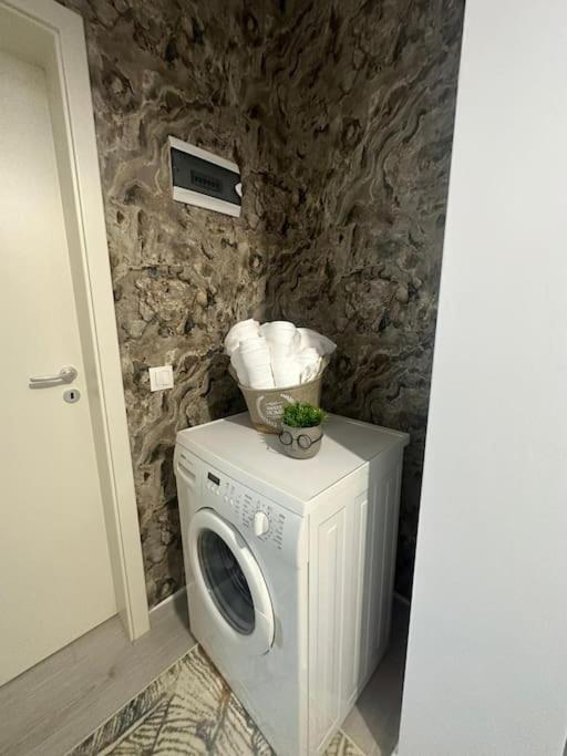 Newlevel Studio Brasov Luaran gambar